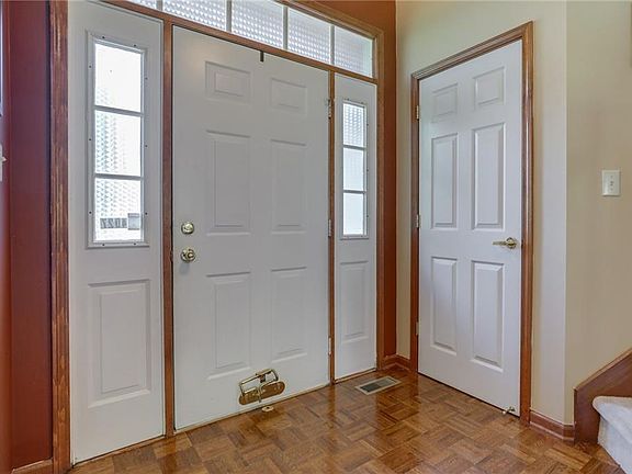 4th image of 4027 Sungate Ct