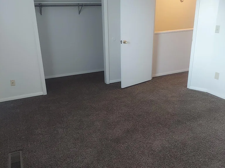 1602 Sulphur Springs Rd — Photo 15