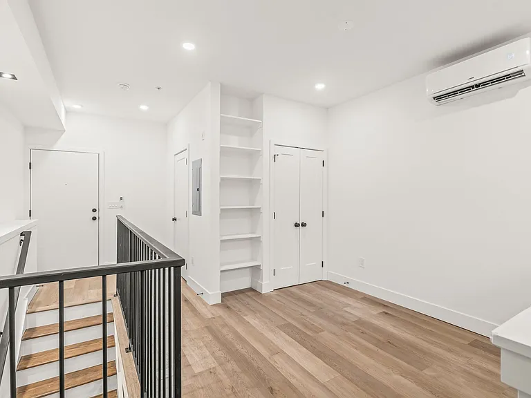 4710 Woodland Ave #A101 — Photo 5