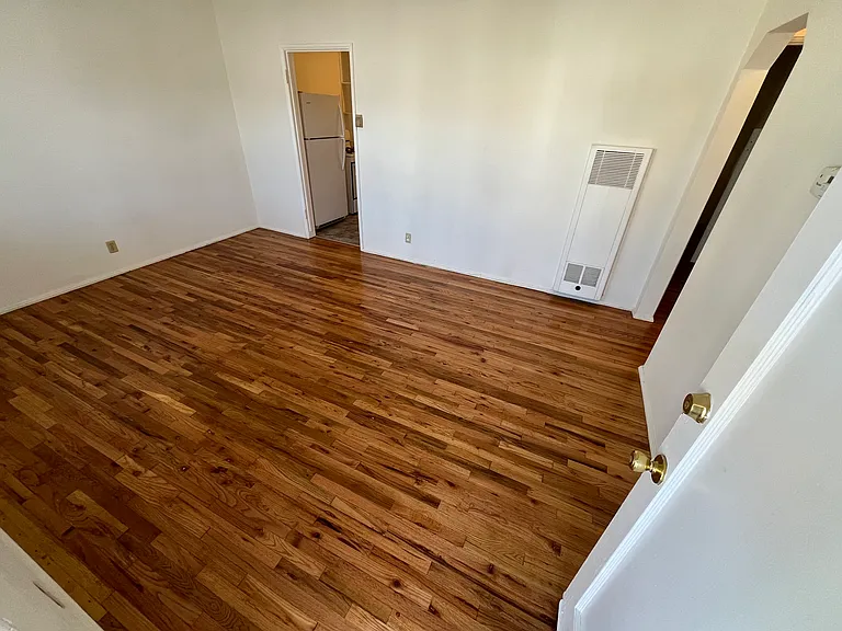 327 Riverdale Dr #14 — Photo 1