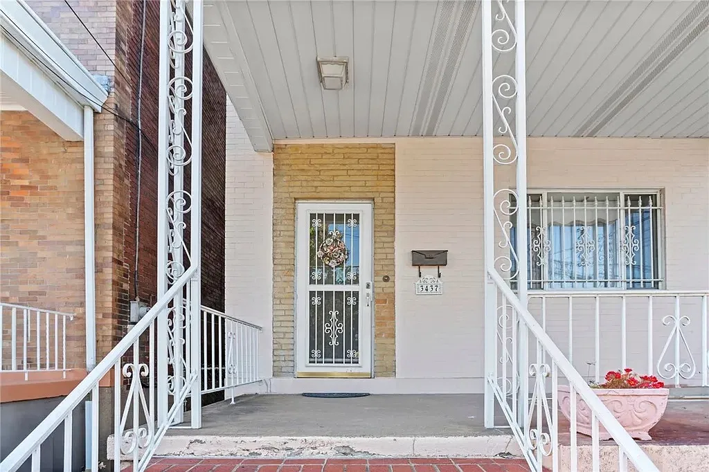 3 bed, $2,550 — Photo 2