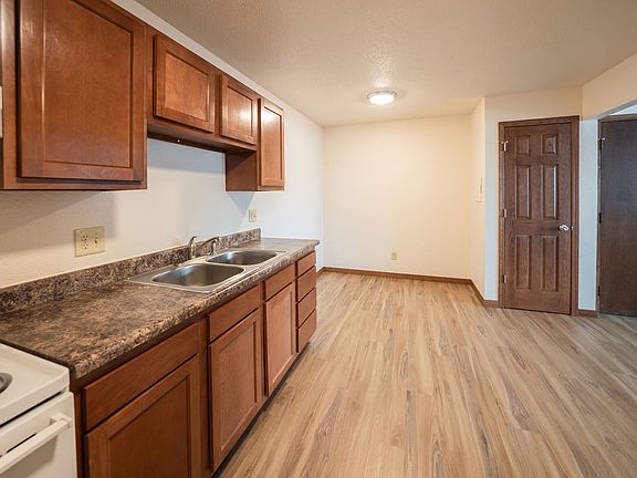 3rd image of 3505 S West Ave #8