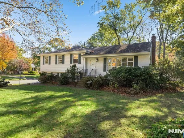 1 Large Avenue, Hillsdale, NJ 07642
