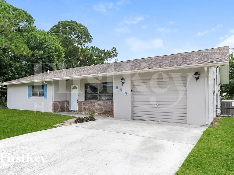 873 SW Curtis St — Photo 3