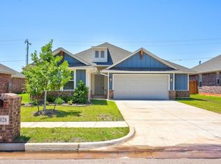 11028 SW 36th St, Yukon, OK 73099