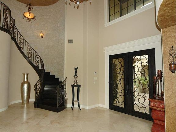 4th image of 2925 N Island Dr