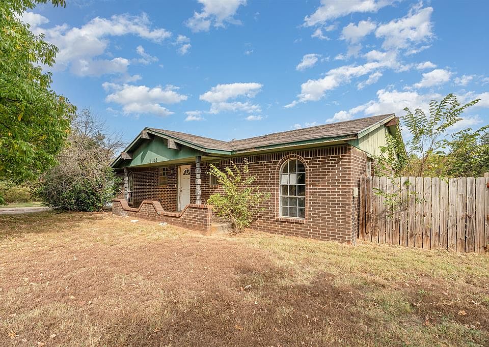 1st image of 2100 Oakhollow Dr