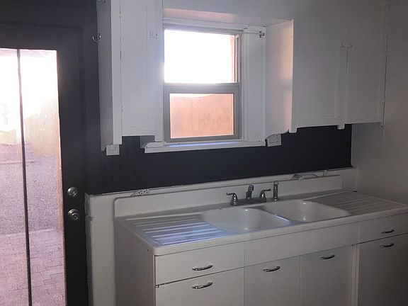 3rd image of 839 S 8th Ave #1
