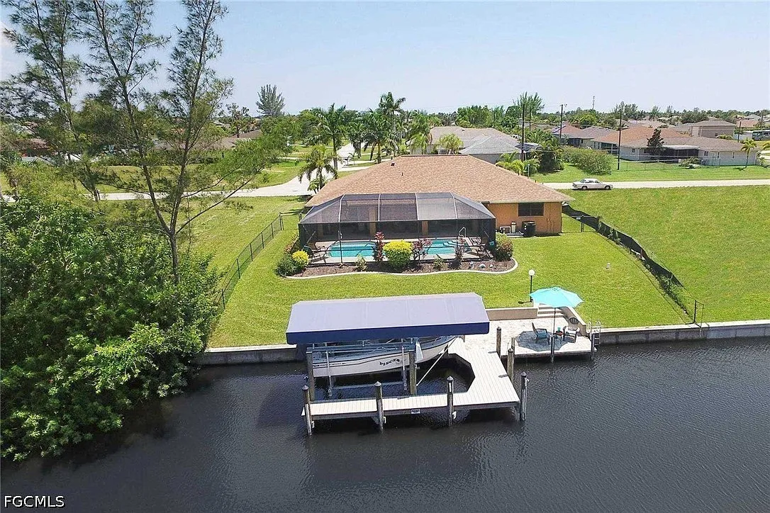 3 bed, 2.0 bath, 1625 sqft, $5,080 — Photo 3