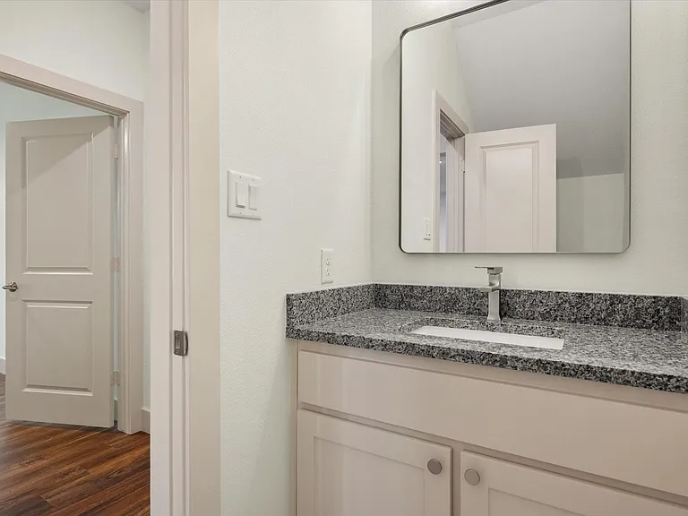 504 E Kimball St #1 — Photo 14