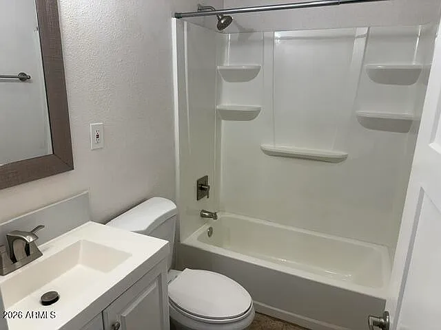 2545 E Clarendon Ave #3 — Photo 5