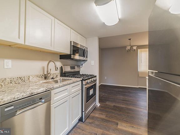 3rd image of 9349 Reader Ln