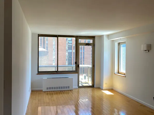 200 East 89th Street image 1 of 9