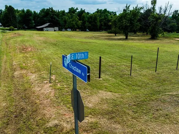 SE 10th St, Choctaw, OK 73020