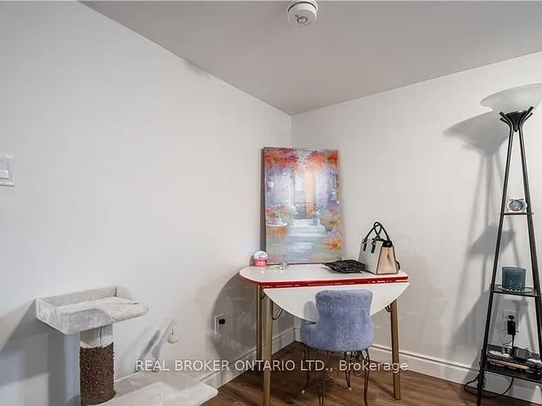 301 Wallace Ave S #BASEMENT — Photo 5