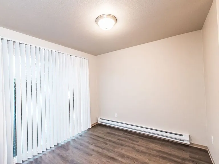 Devonshire Townhomes — Photo 11