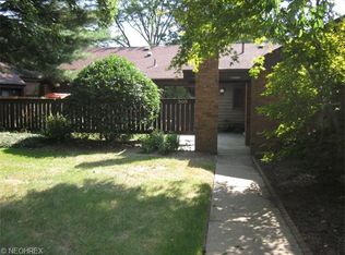 505 Greenbriar Dr, Ravenna, OH 44266