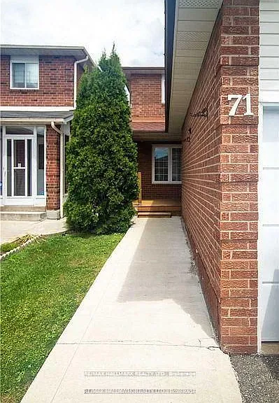 71 Ecclestone Dr #UPPER — Photo 2