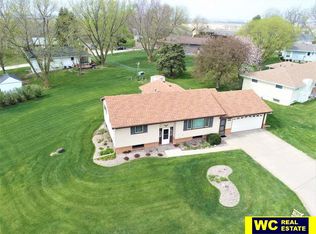 1605 Walnut Dr, Arlington, NE 68002