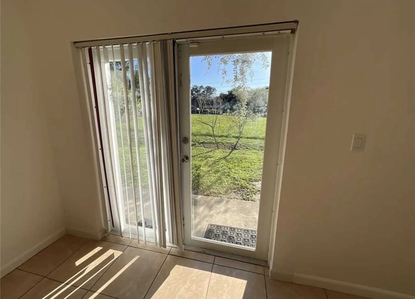 3 bed, $3,000 — Photo 2