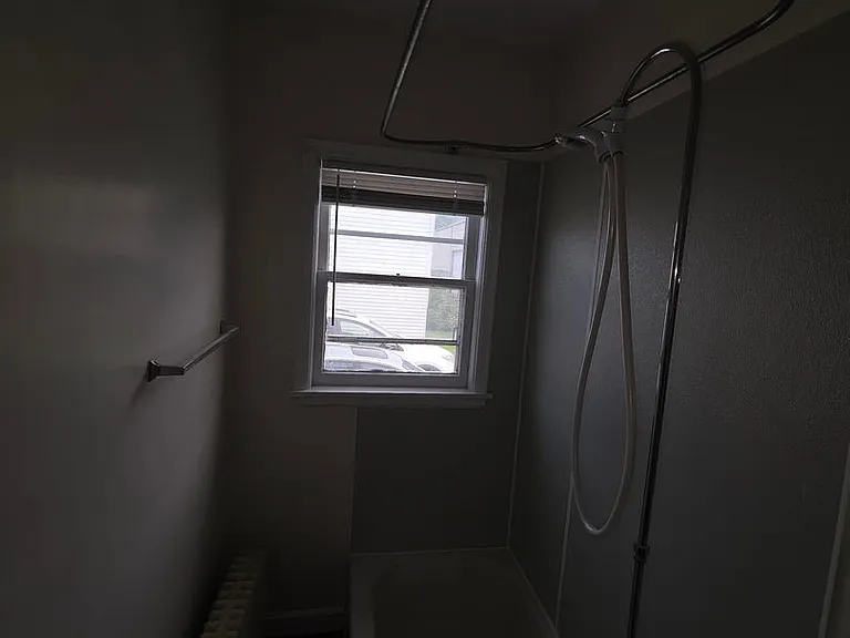 124 E Rose St — Photo 5