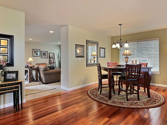 4th image of 1758 Cadborough Ln