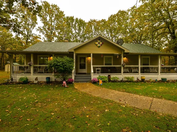 24900 Englewood Ln, Lebanon, MO 65536