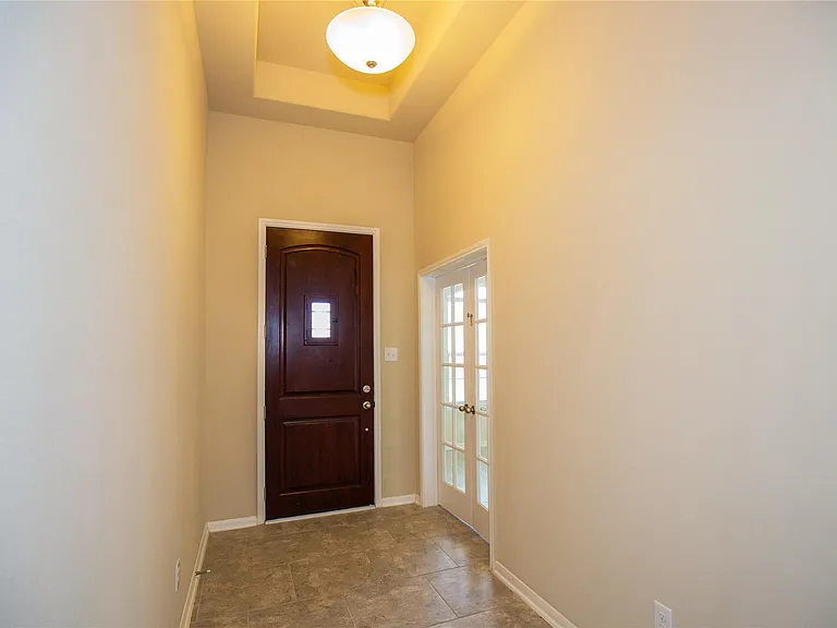 311 Lockridge Hill Ln — Photo 16