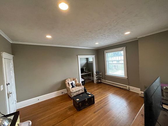 3rd image of 456 Lafayette Ave SE #456