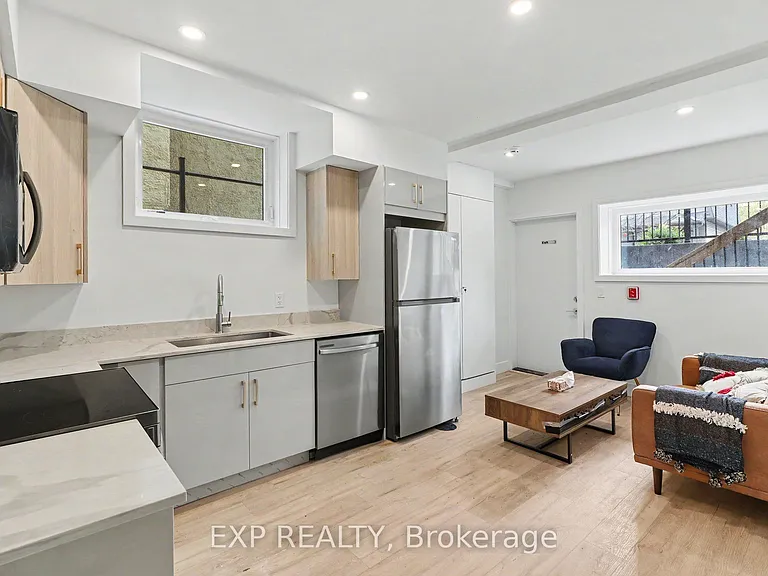 61 Pinehurst Ave #A — Photo 12
