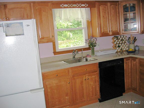 4th image of 55 Beauvue Terrace