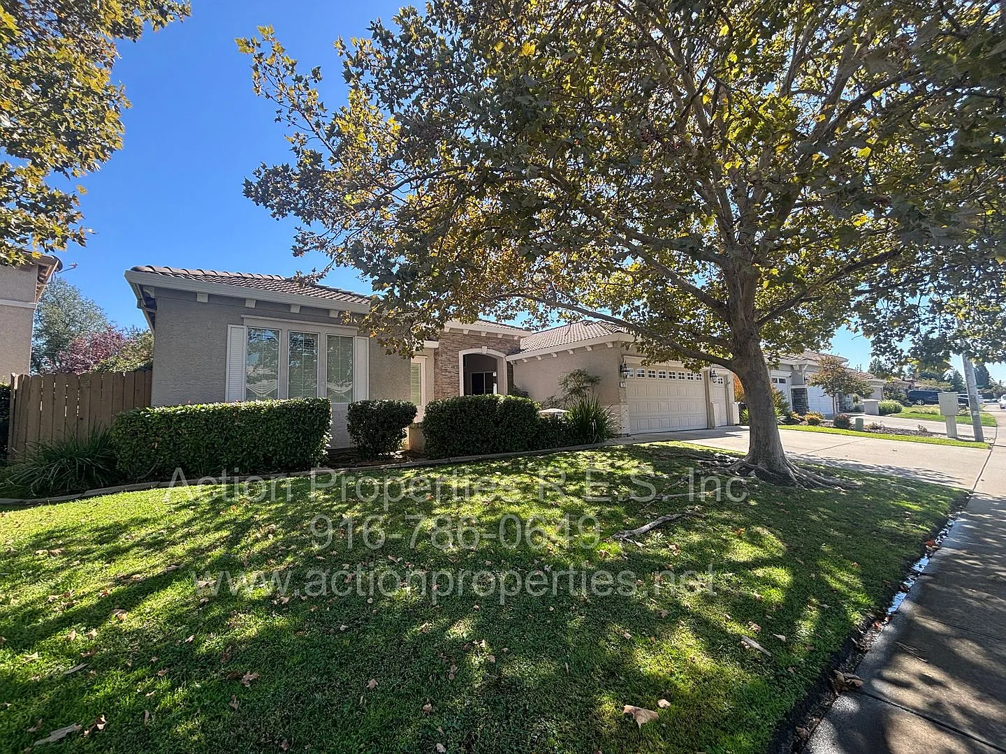 West Roseville Beauty, Single Story, 3Bed Large Master attached sitting Den, 3 Car Gardner Large ... — Photo 4