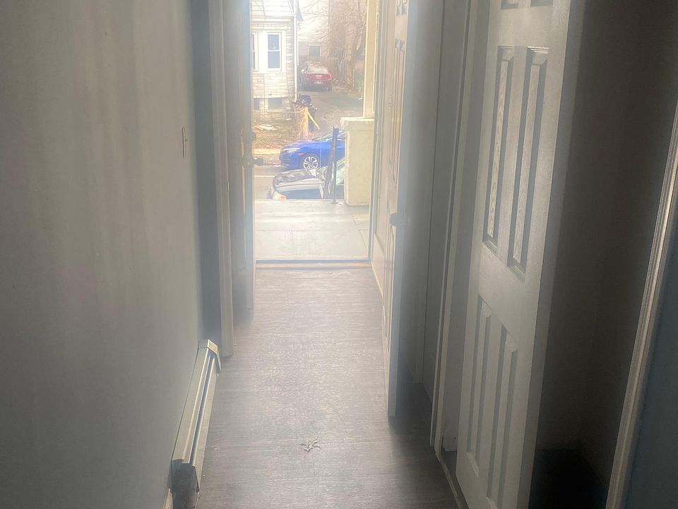 1st image of 75 Columbia Ave Floor 1