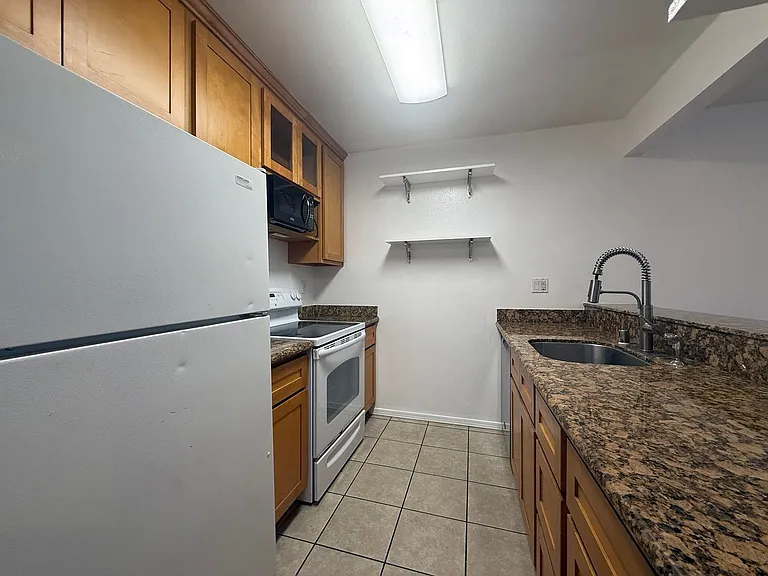 1505 Four Oaks Cir — Photo 8