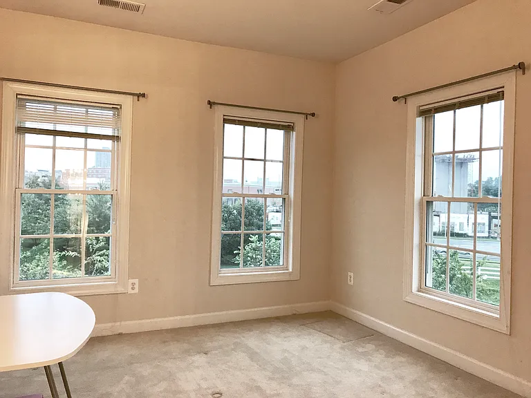 149 Norwich Ln — Photo 34