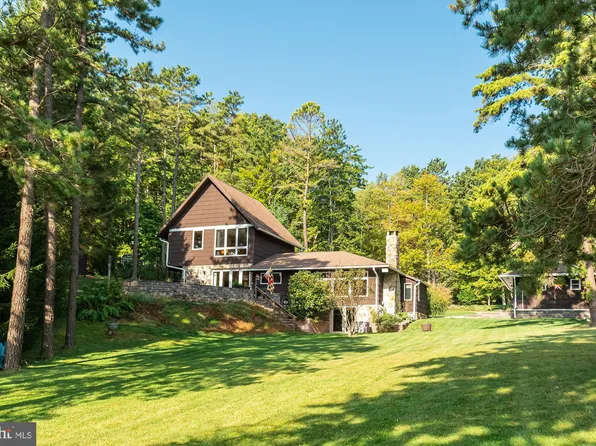 22 Duck Cove Rd, Oakland, MD 21550