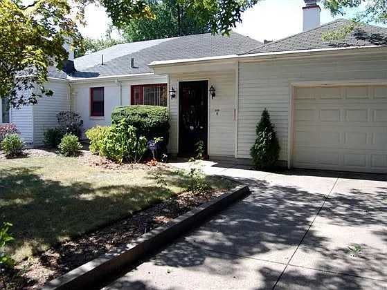 841 Farragut St photo 1