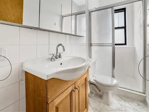 226 East 53rd Street image 5 of 5