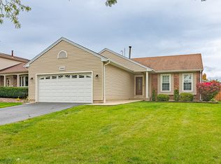 944 Debra Ln, Elk Grove Village, IL 60007