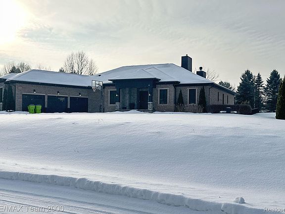 3rd image of 64164 Campground Rd