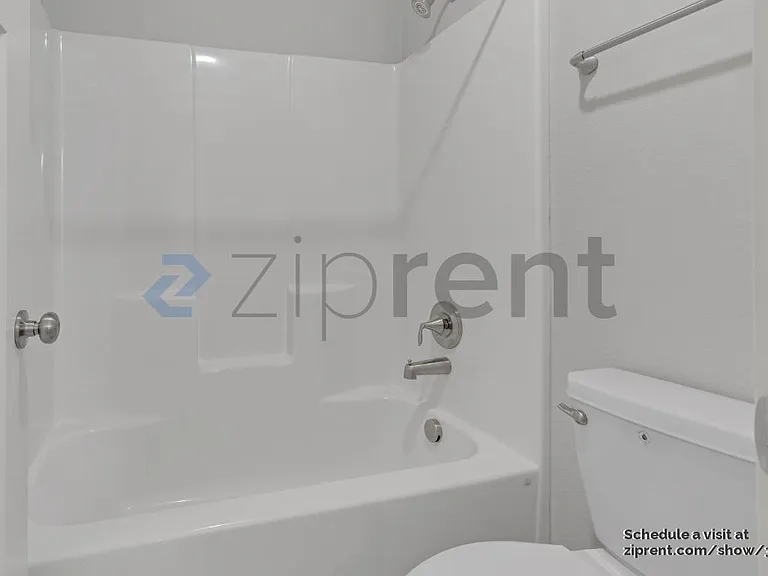 6460 N 89th Ave — Photo 20