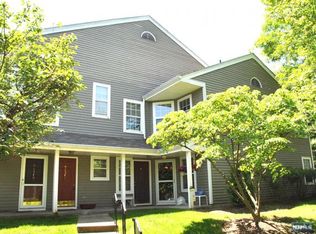 1342 Paddington Rd, Mahwah, NJ 07430