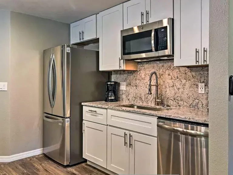 2724 W 49th Ave — Photo 7
