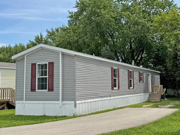 604B W 9th St #604B9, Storm Lake, IA 50588