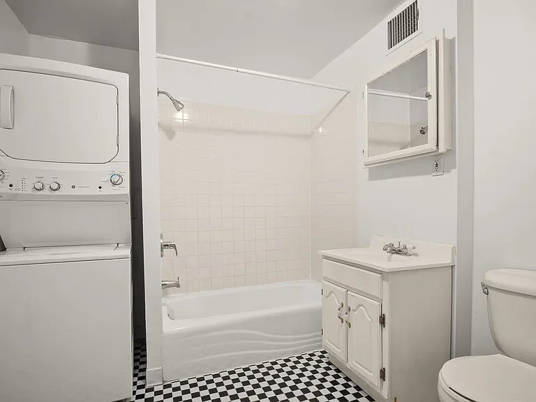 449 W 48th St #3W — Photo 9