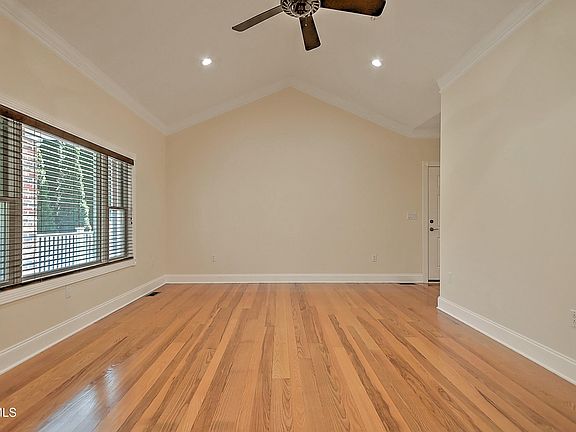 4th image of 1320 Suntree Rd