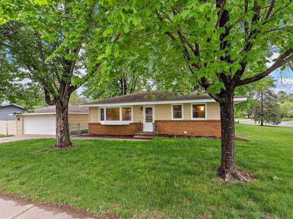 1691 4th St, White Bear Lake, MN 55110