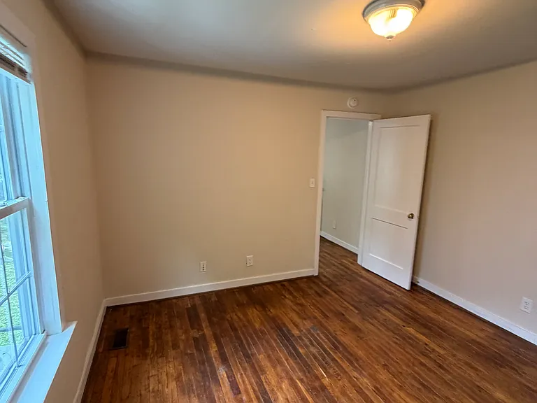 1108 Halifax St — Photo 4