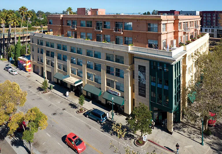 1010 Pacific Apartments — Photo 2