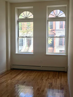 Rented by Marc Williams, LREB | media 3